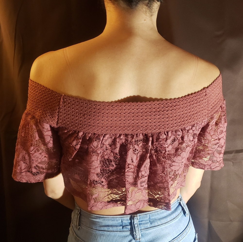 Lace Crop Top - Picture 2 of 5